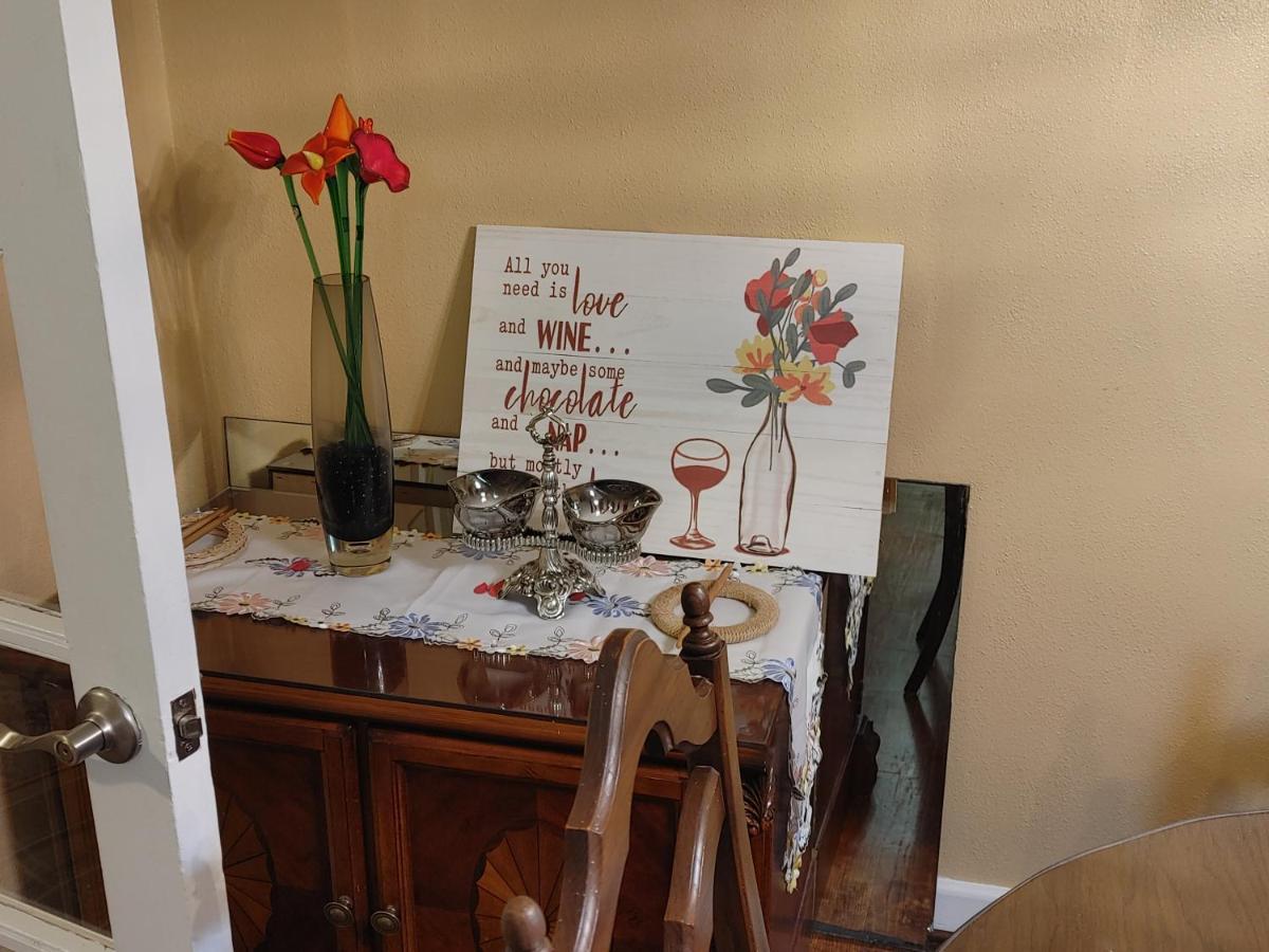 The Kind House Hosting, Low Monthly Rates, Traveling Nurses, Fletc, & Travelers! Brunswick Εξωτερικό φωτογραφία