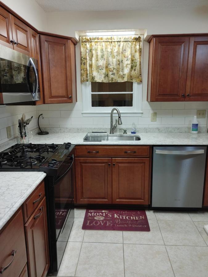 The Kind House Hosting, Low Monthly Rates, Traveling Nurses, Fletc, & Travelers! Brunswick Εξωτερικό φωτογραφία